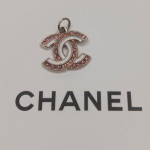 SPARKLY PINK NECKLACE CHARM